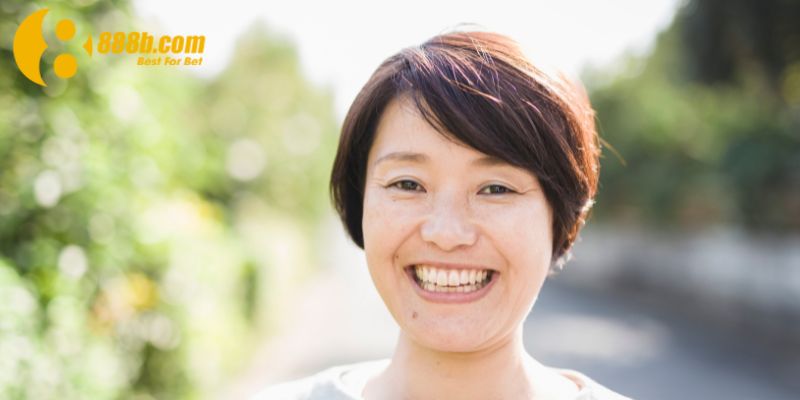 Chị Trần Thị Mai Rút 1,5 Tỷ Từ Bóng Đá Ảo Tại 888B: Dự Đoán Sát Thực Từng Trận! 2 Chị Mai cùng niềm đam mê bóng đá ảo