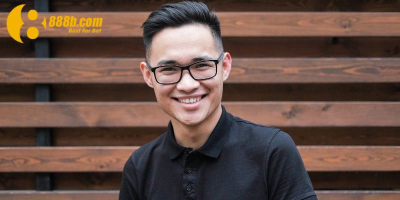 Quá Đỉnh! Anh Hùng Trúng Ngay 10 Tỷ Xổ Số 888B Chỉ Sau Một Lần Chơi 2 Đôi nét về Nguyễn Thế Hùng - người trúng độc đắc 10 tỷ từ xổ số 888B